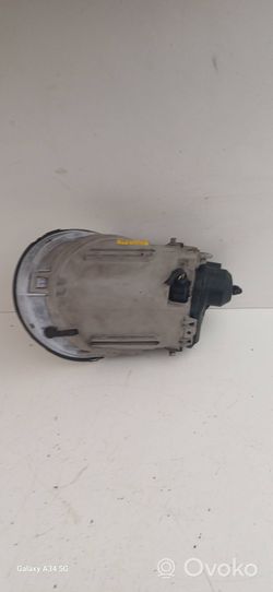 Volkswagen New Beetle Lampa przednia 0301163202