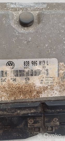 Seat Arosa Calculateur moteur ECU 038906013L