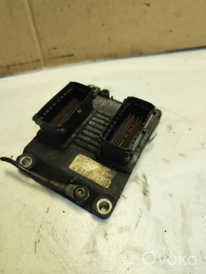 Opel Corsa C Sterownik / Moduł ECU 0261206074