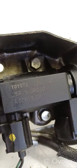 Toyota Corolla Verso E121 Zawór podciśnienia / Elektrozawór turbiny 258190R010