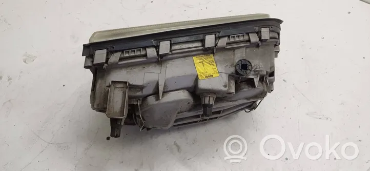 Mercedes-Benz C W202 Phare frontale 0301036205