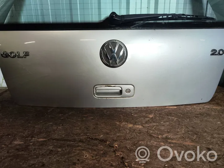 Volkswagen Golf IV Takaluukun/tavaratilan kansi 