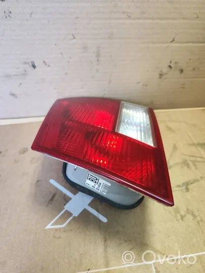 Opel Vectra C Lampy tylnej klapy bagażnika 24469464