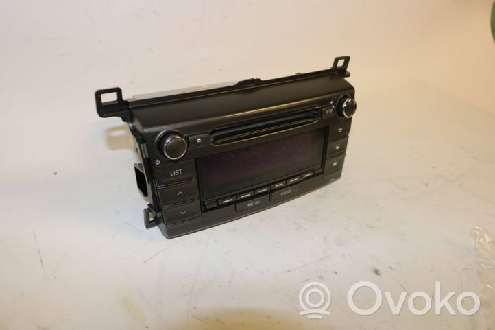 Toyota RAV 4 (XA40) Panel / Radioodtwarzacz CD/DVD/GPS 86120-42400