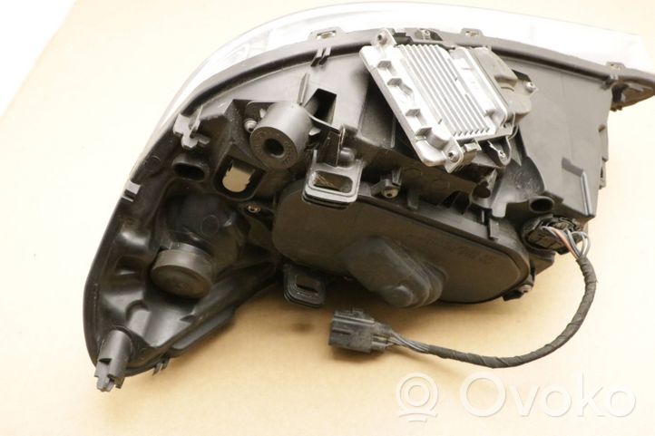 Volvo V60 Lampa przednia 31299991