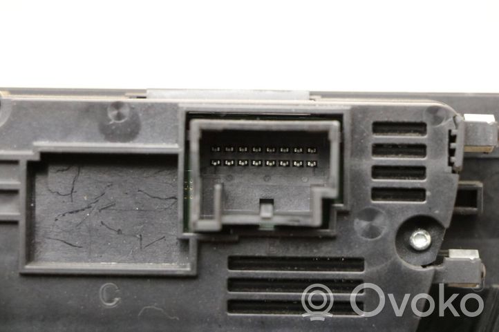 Audi A6 S6 C7 4G Oro kondicionieriaus/ klimato/ pečiuko valdymo blokas (salone) 4G0820043CB