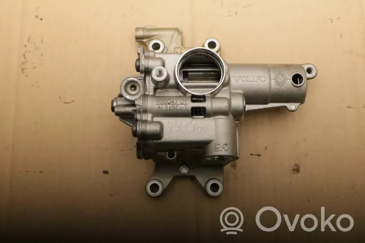 Volvo V70 Oil pump 31330979