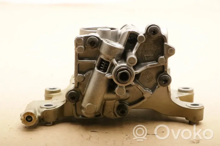 Volvo V70 Oil pump 31330979