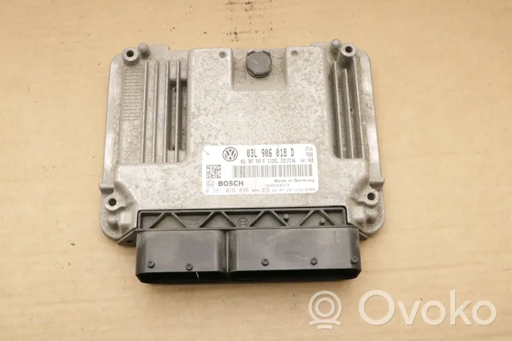 Volkswagen Touran II Calculateur moteur ECU 03L906018D