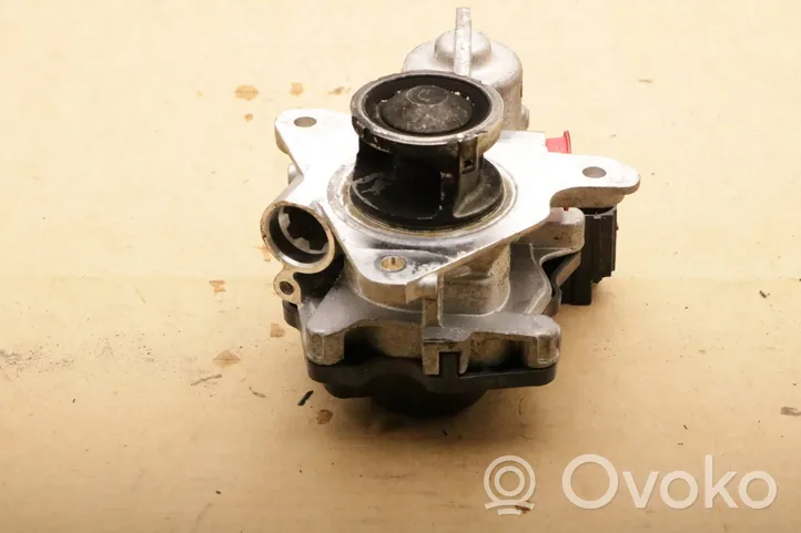 Audi A4 S4 B9 Vesipumppu 04L011E