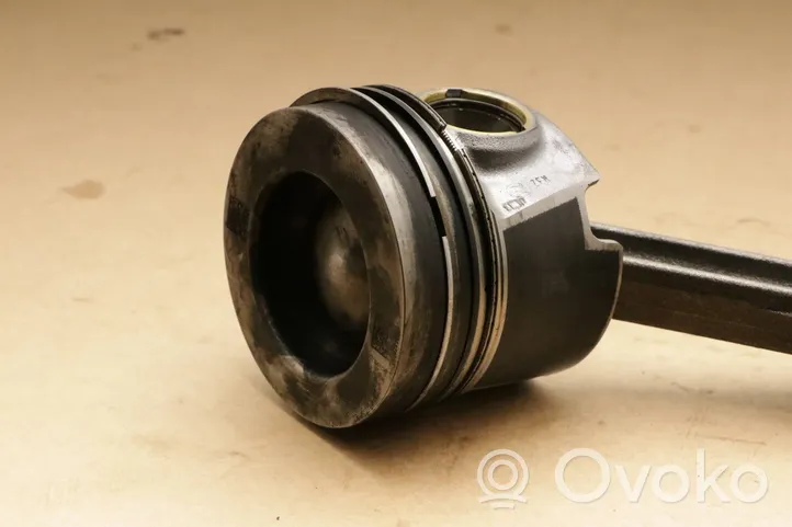 Audi A4 S4 B9 Piston with connecting rod 04LA