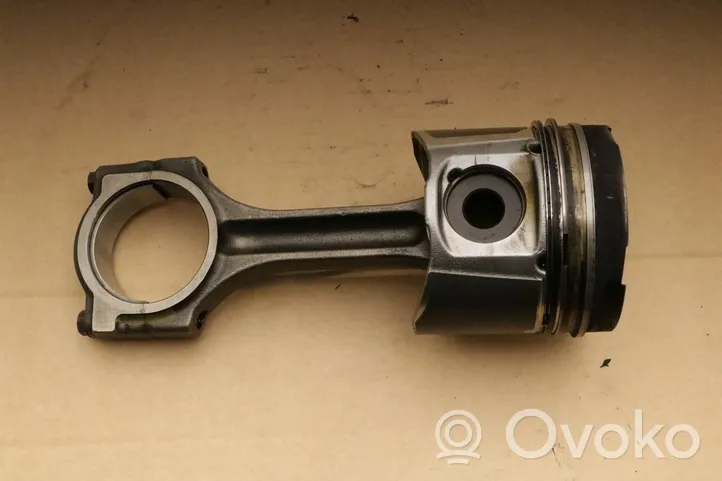 Renault Master II Piston with connecting rod 1295