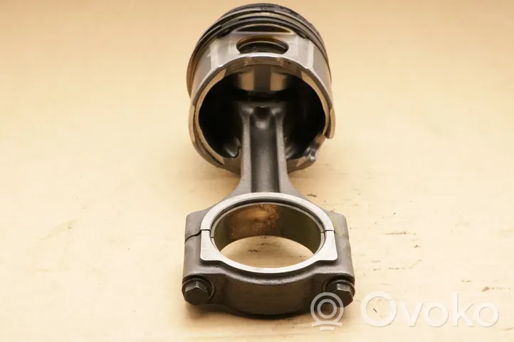 Renault Master II Piston with connecting rod 1295