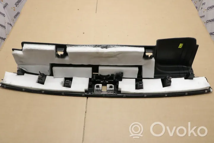 Audi Q7 4M Osłona pasa bagażnika 4M0864483B