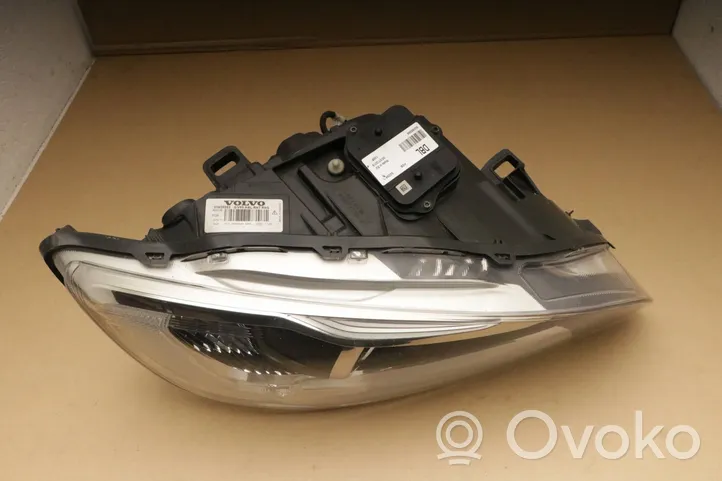 Volvo S60 Lampa przednia 31420262