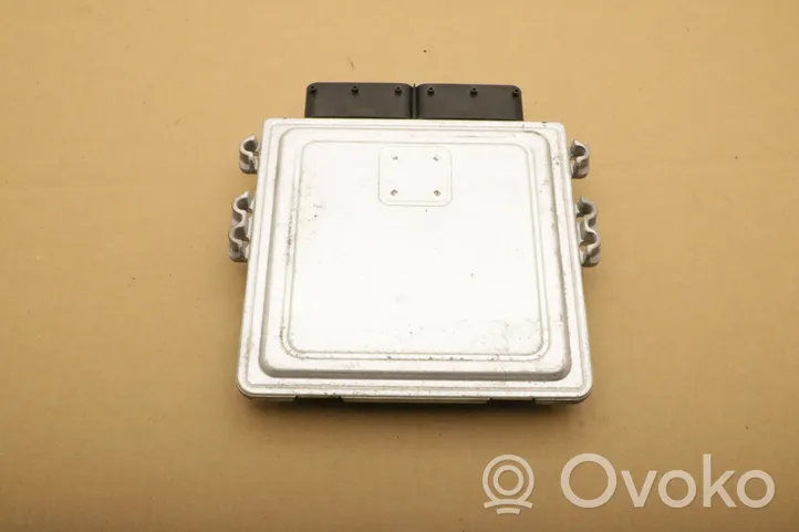 KIA Sportage Engine control unit/module 39100-2U930