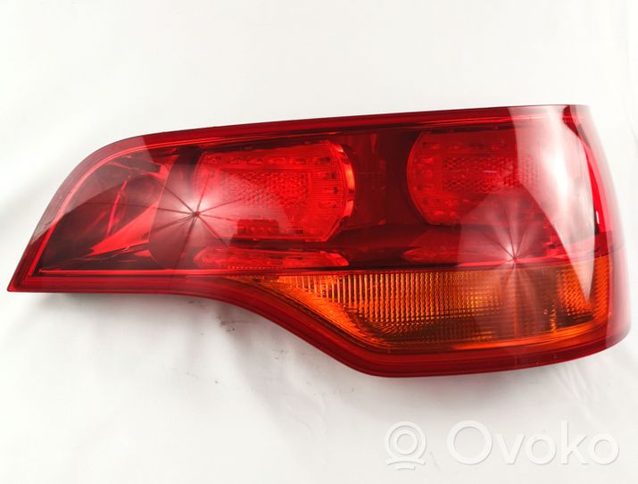 Audi Q7 4L Задний фонарь в крышке 4L0945094
