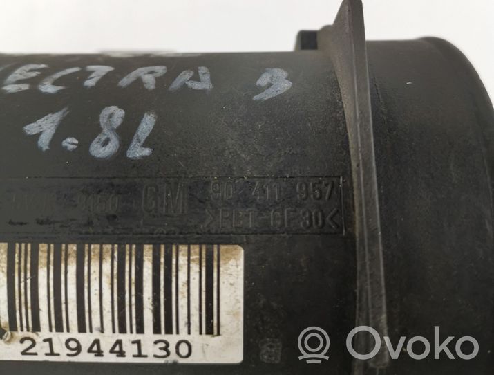 Opel Vectra B Przepływomierz masowy powietrza MAF 90411957