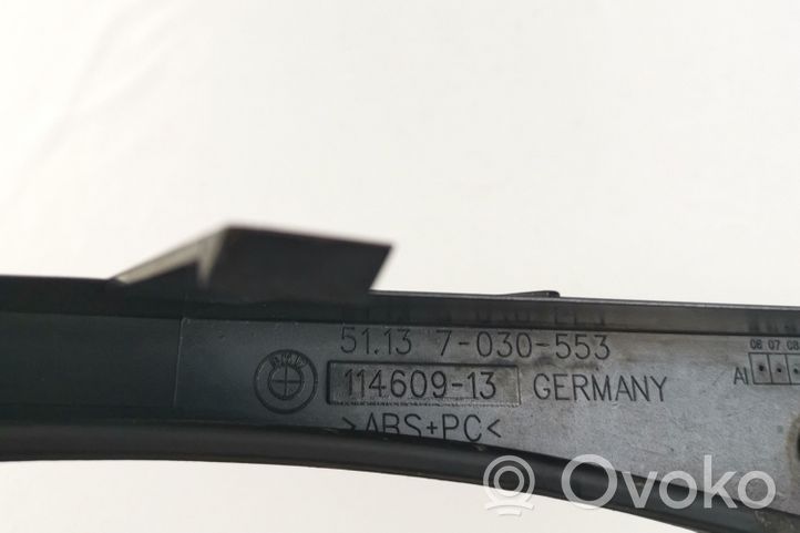 BMW 3 E46 Priekinio žibinto apdaila 7030553