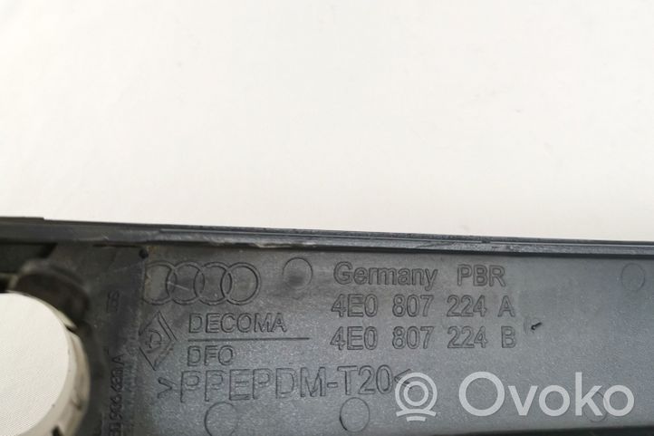 Audi A8 S8 D3 4E Apdailinė priekinio bamperio juosta 4E0807224B