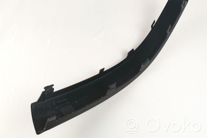 Volkswagen PASSAT B5.5 Modanatura separatore del paraurti anteriore 3B0807718D