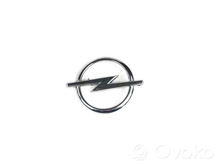 Opel Vectra B Manufacturer badge logo/emblem 33319