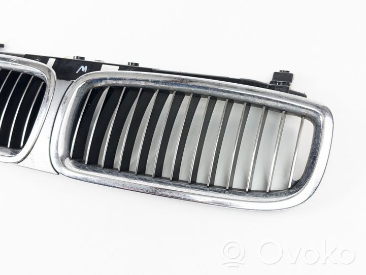 BMW 7 E65 E66 Grille de calandre avant 7037727