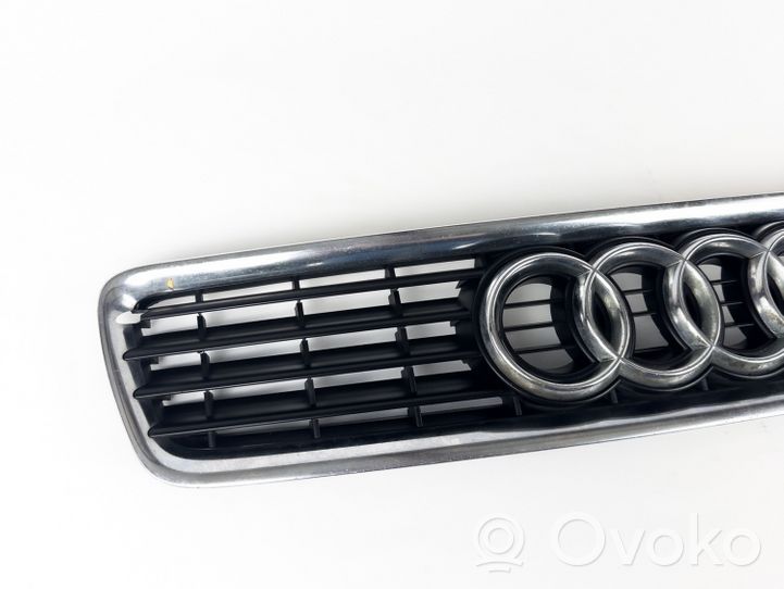 Audi A4 S4 B5 8D Atrapa chłodnicy / Grill 8d0853651r