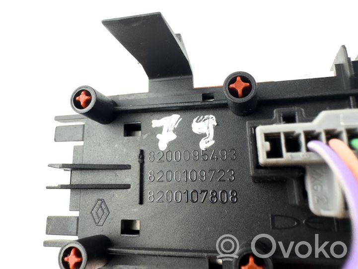 Renault Megane II Hazard light switch 8200095493