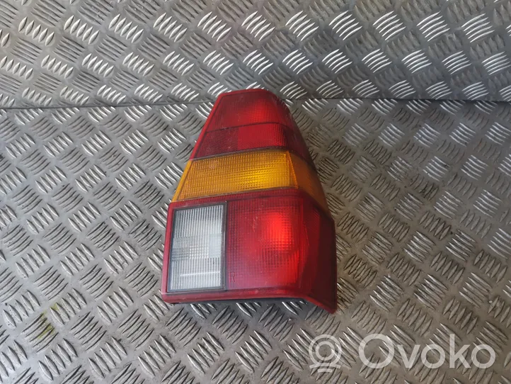 Volkswagen PASSAT B2 Lampa tylna 321945112H