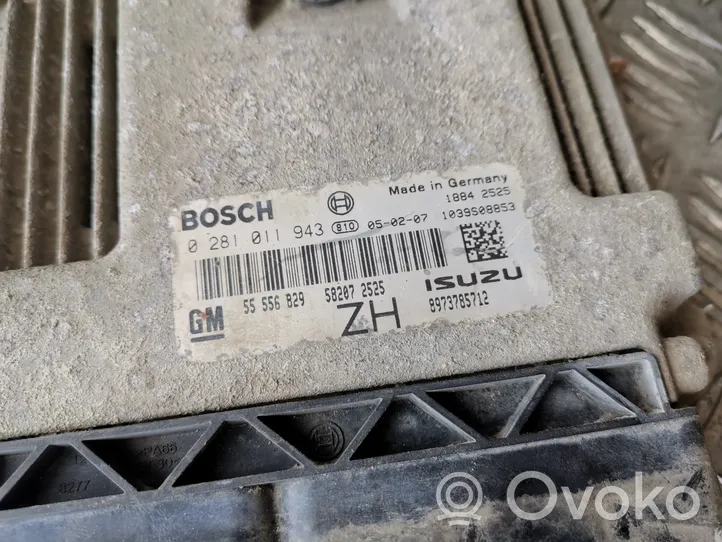 Opel Astra H Calculateur moteur ECU 0281011943