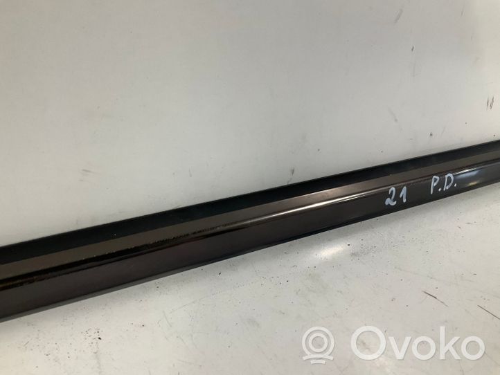 Mercedes-Benz E W211 Rivestimento modanatura del vetro della portiera anteriore 