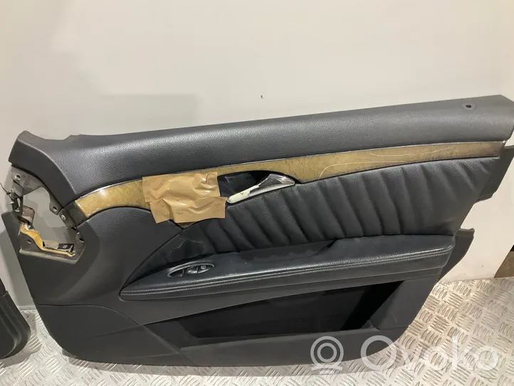 Mercedes-Benz E W211 Set interni 