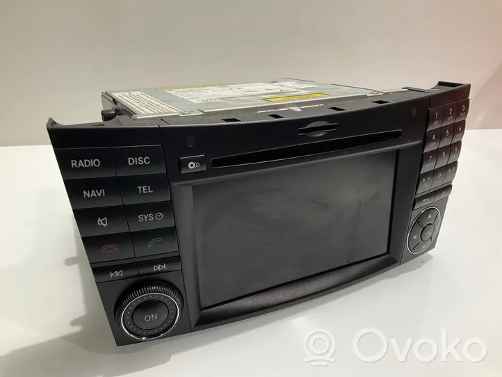 Mercedes-Benz CLS C219 Radio/CD/DVD/GPS-pääyksikkö A2199001100