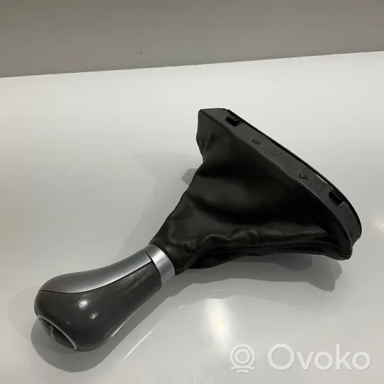 Mercedes-Benz E W211 Rivestimento in pelle/manopola della leva del cambio A2112675410