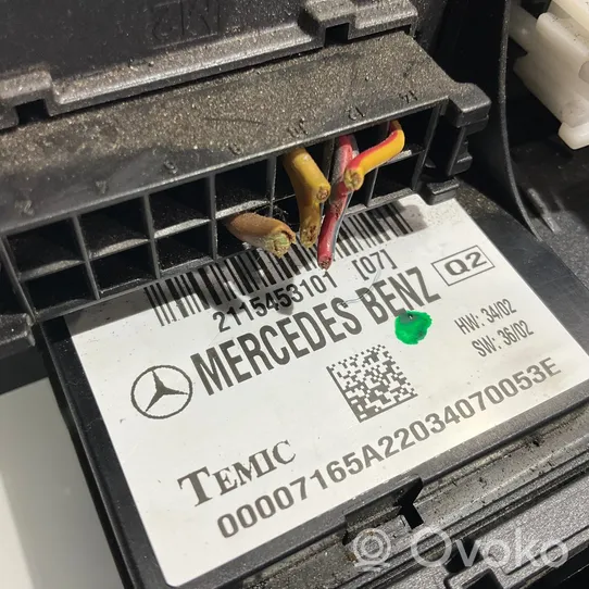 Mercedes-Benz E W211 Ramka / Moduł bezpieczników 2115453101