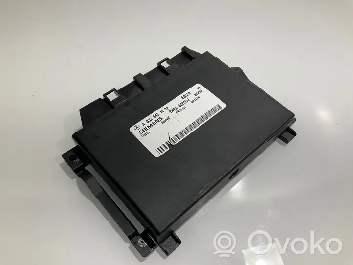 Mercedes-Benz E W211 Module de contrôle de boîte de vitesses ECU A0325451432