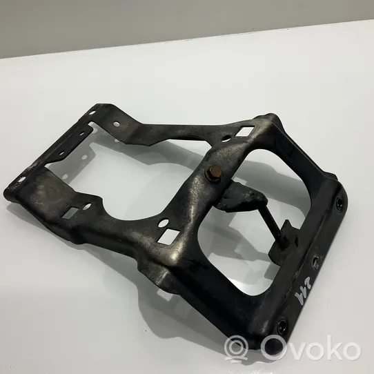 Mercedes-Benz E W211 Staffa del pannello di supporto del radiatore 