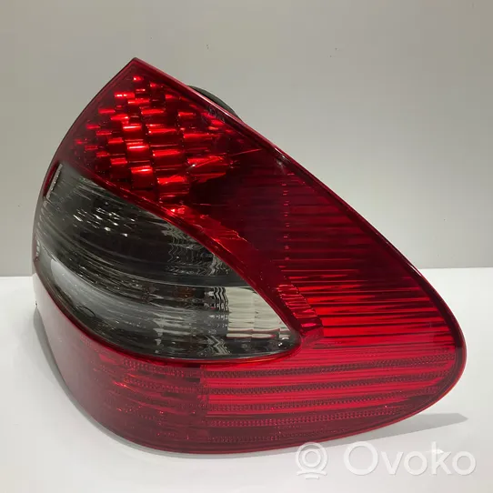 Mercedes-Benz E W211 Luci posteriori A2118202664