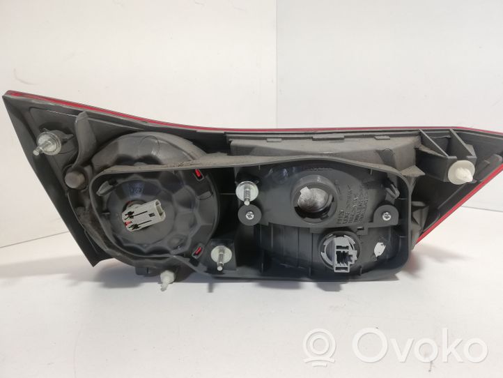 Honda Accord Lampy tylnej klapy bagażnika P8129R