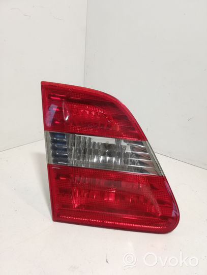 Mercedes-Benz B W245 Luci posteriori del portellone del bagagliaio A1698201564