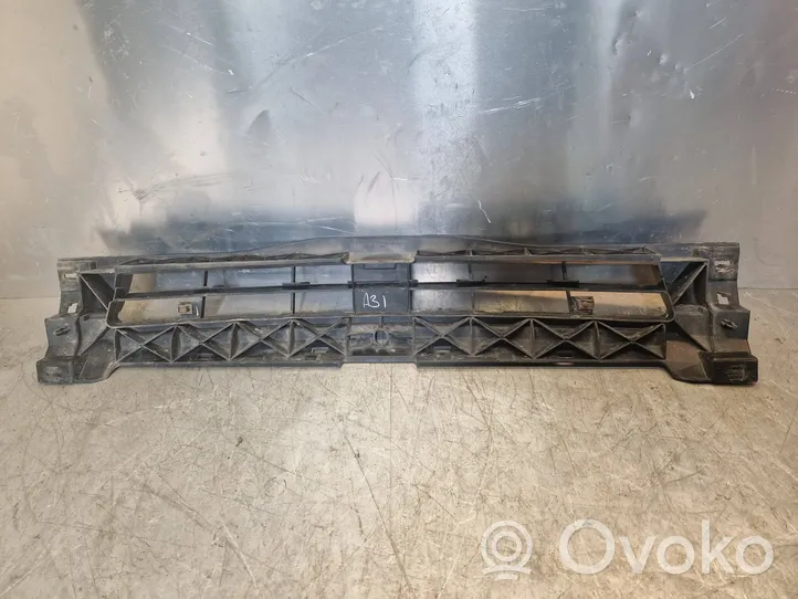 Renault Trafic II (X83) Support de pare-chocs arrière 620300101R