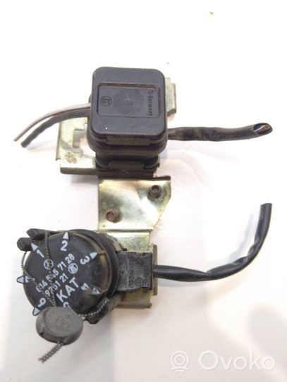 Mercedes-Benz 190 W201 Turbo solenoid valve 0145457128