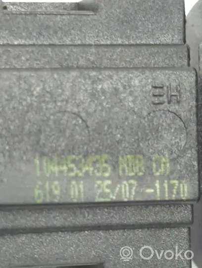 Volkswagen PASSAT B6 Ventilācijas trubas sensors 104453435