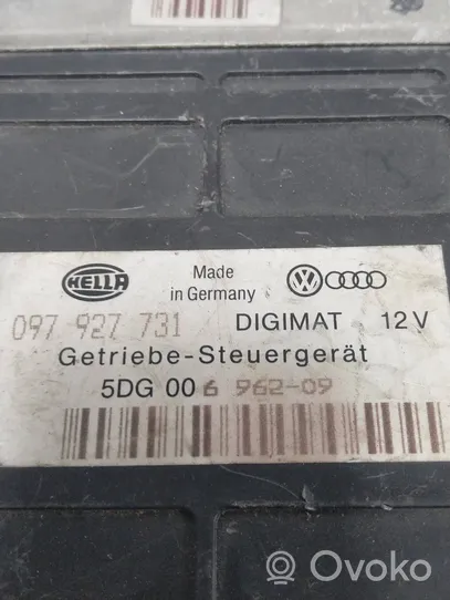 Audi 80 90 S2 B4 Module de contrôle de boîte de vitesses ECU 097927731