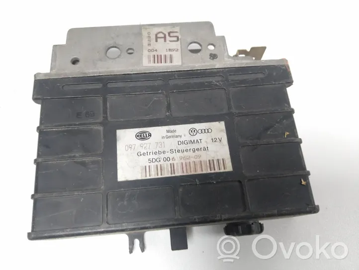 Audi 80 90 S2 B4 Gearbox control unit/module 097927731