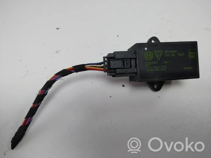 Volkswagen Touran I Seat heating relay 7L0959772