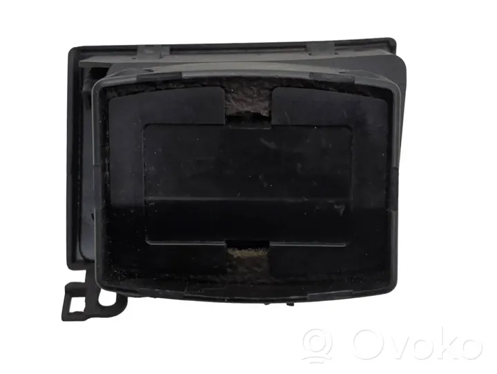 Mercedes-Benz C W202 Moldura protectora de la rejilla de ventilación lateral del panel 2028300854