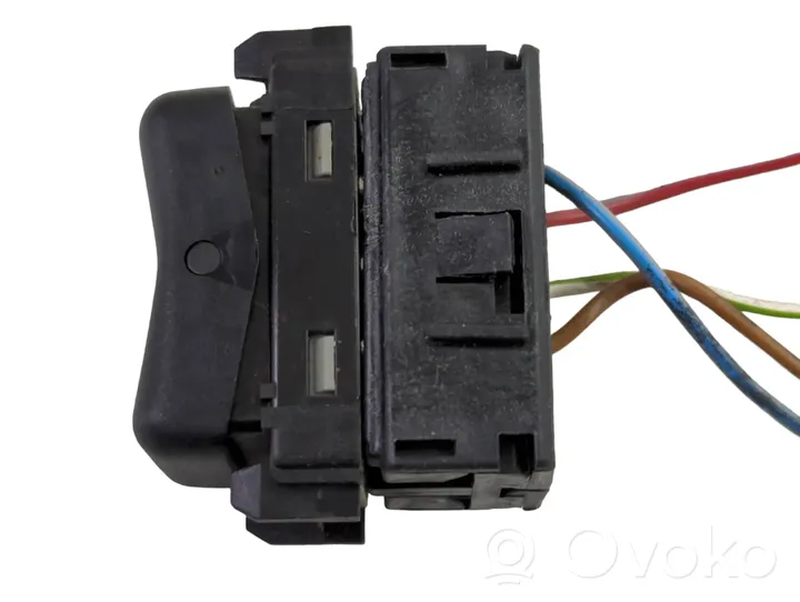 Mercedes-Benz C W202 Central locking switch button 2028203910