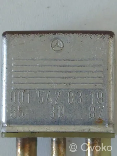 Mercedes-Benz E W124 Autres relais 0015428319